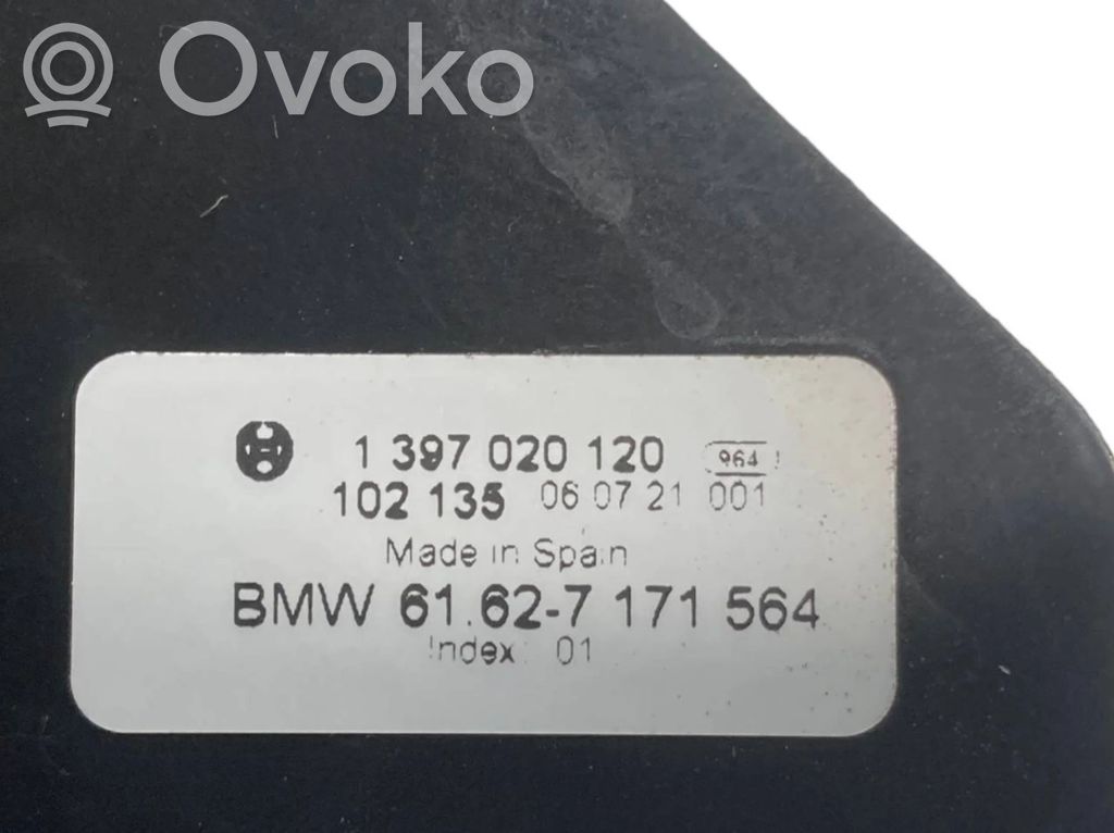 Aizmugurējā loga tīrītāja motoriņš