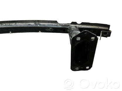 Priekšpusē bampera sija / balka