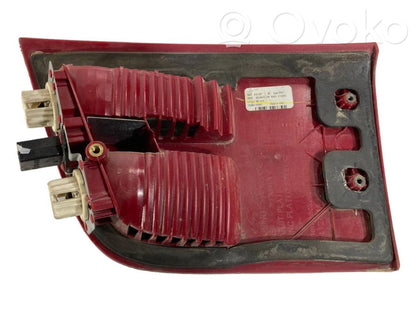 Aizmugurējais lukturis pārsegā