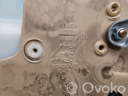 Apšuvums aizmugurējām durvīm