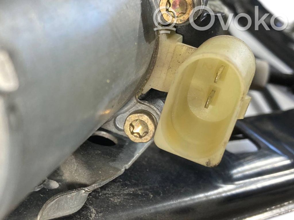 Priekšpusē elektriskā loga pacelšanas mehānisma komplekts