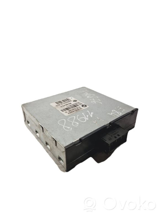 Voltage converter / converter module