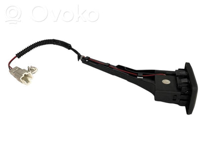 Aizmugures durvju atvēršanas slēdzis