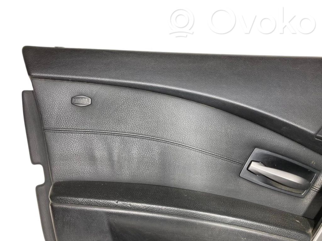 Priekšējo durvju apdare