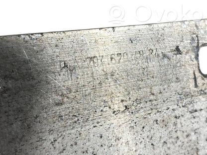 Priekšpusē bampera sija / balka