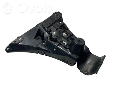 Rear bumper mounting bracket
