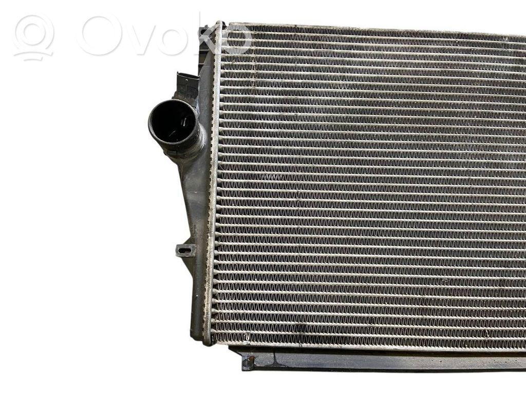 Starpdzesētāja radiators