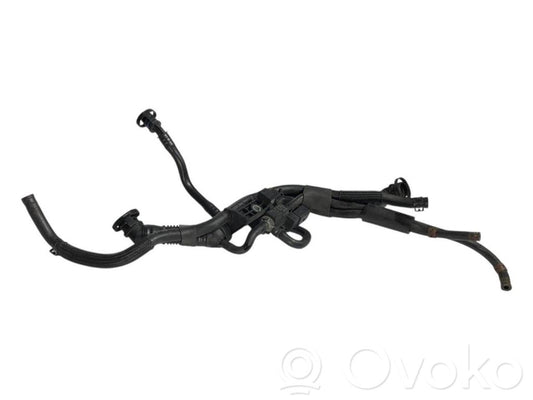 Caurulīte (-es) / šļūtene (-es)