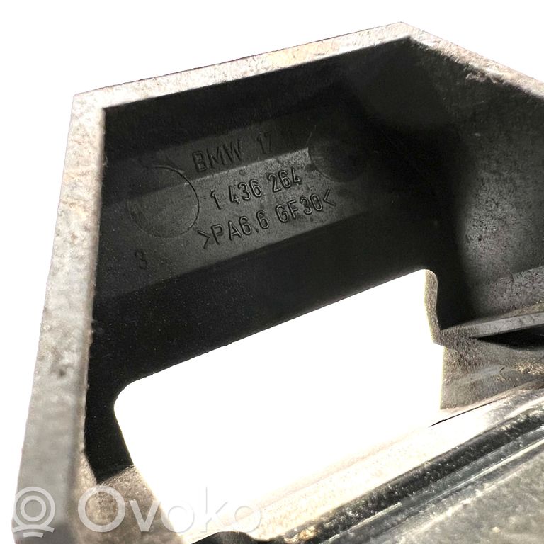 Radiator(s) holder/bracket