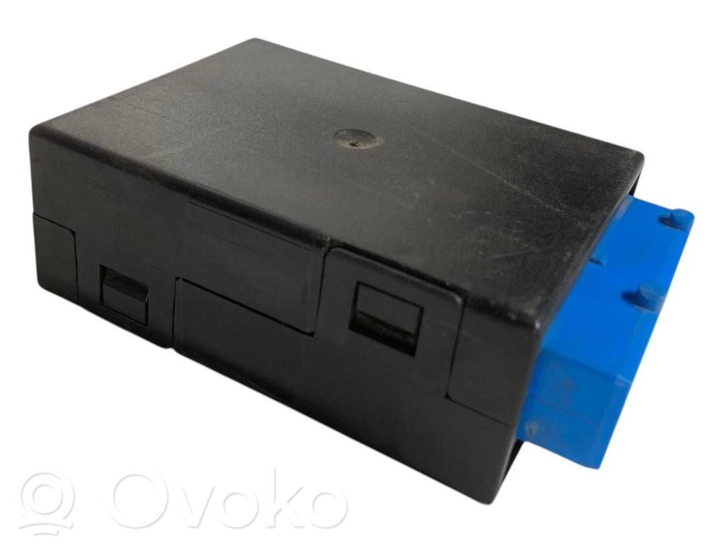 Logu tīrītāju relejs