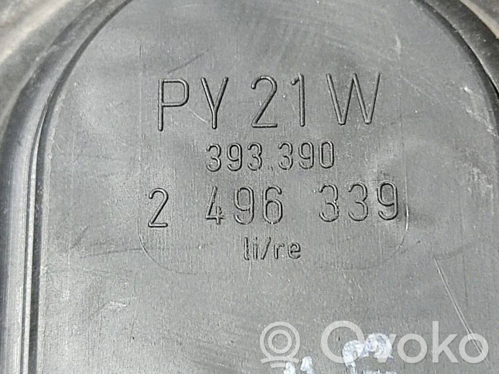 Aizmugurējais lukturis virsbūvē