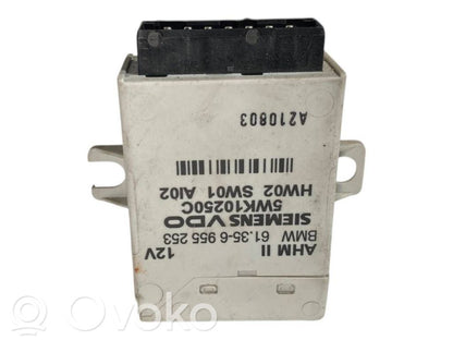 Piekabes āķa vadības bloks