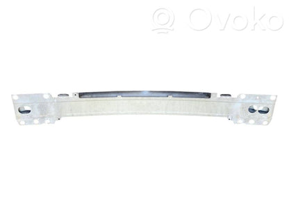 Priekšpusē bampera sija / balka