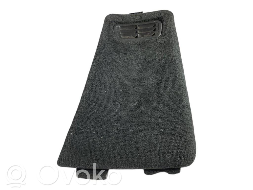 Bagāžnieka sānu apakšējās apdares panelis