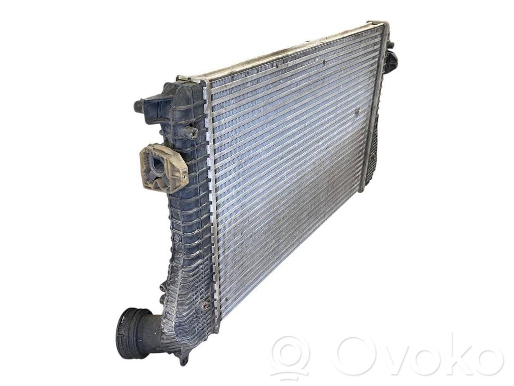 Starpdzesētāja radiators