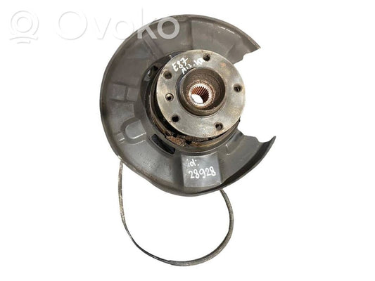 Aizmugurē riteņa rumbas vārpstas šarnīrs (stupica, capfa)