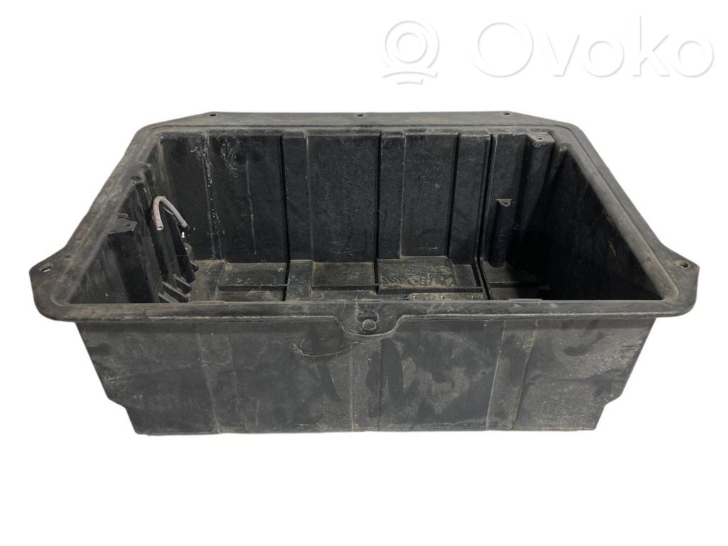 Bagāžnieka grīda / atslēgu komplekta turētājs