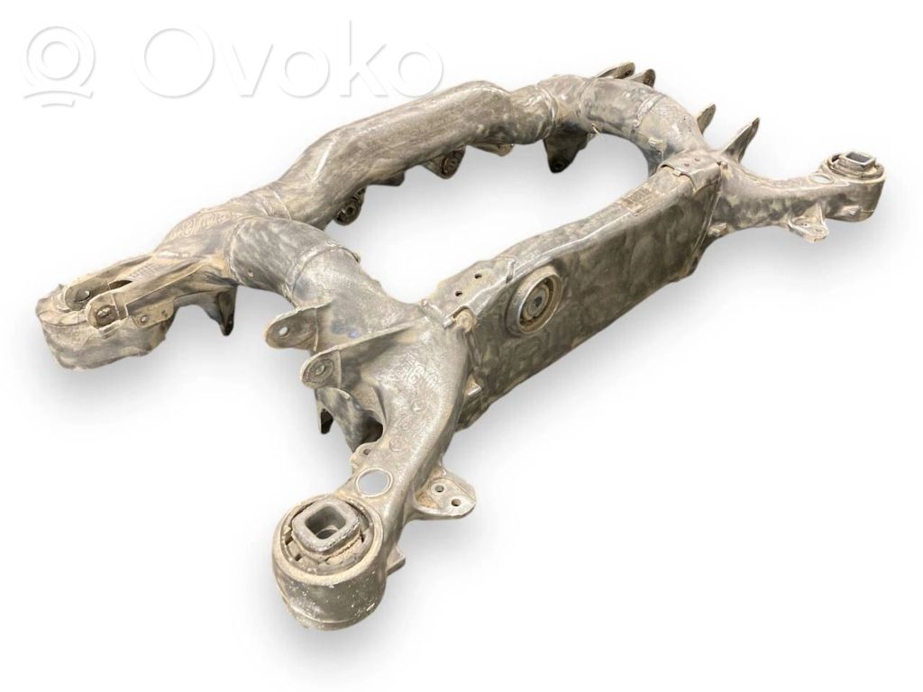 Pusrāmis aizmugurējais / priekšējais