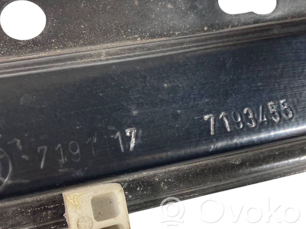 Priekšpusē elektriskā loga pacelšanas mehānisma komplekts