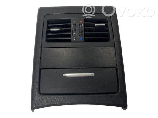 Задняя воздухо-вентиляционная решетка