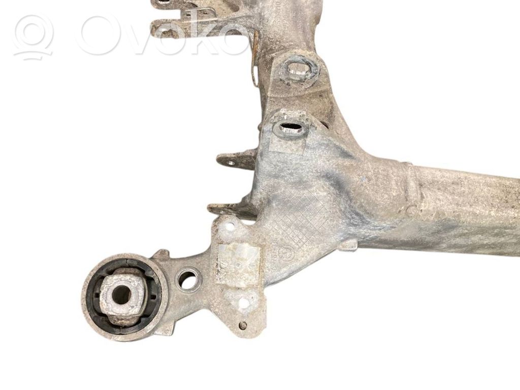 Pusrāmis aizmugurējais / priekšējais