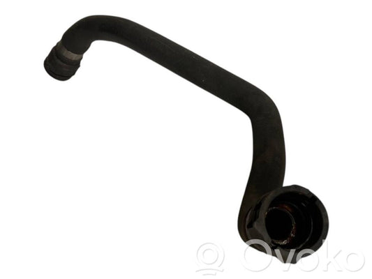 Caurulīte (-es) / šļūtene (-es)