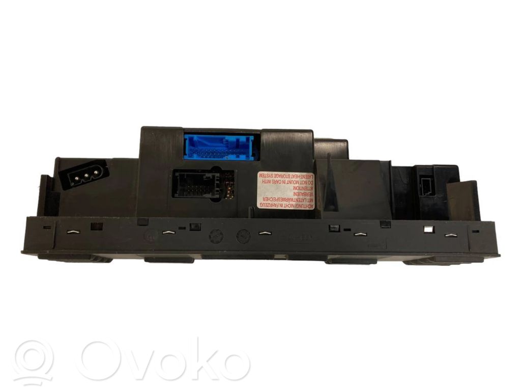 Gaisa kondicioniera / klimata kontroles / salona apsildes vadības bloks (salonā)