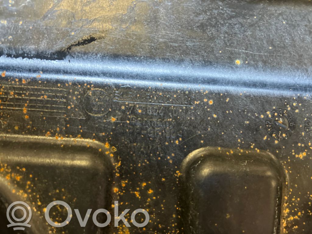 Trunk storage compartment