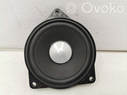 Skaļrunis (-i) priekšējās durvīs