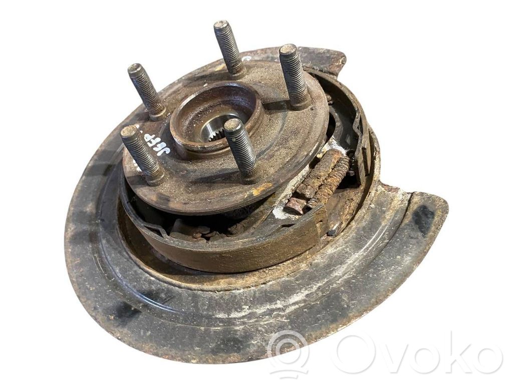 Aizmugurē riteņa rumbas vārpstas šarnīrs (stupica, capfa)