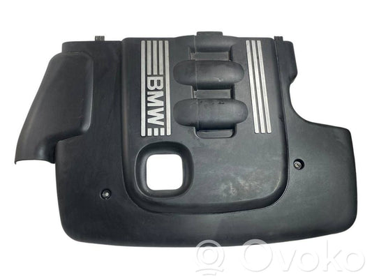 Dzinēja pārsegs (dekoratīva apdare)