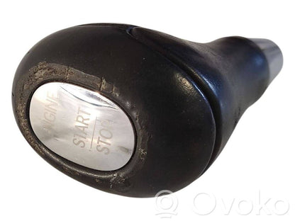 Ātrumu pārslēgšanas sviras dekoratīvā apdare (āda, uzgalis)