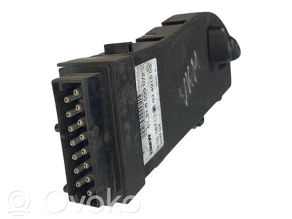 Seat adjustment switch(es)