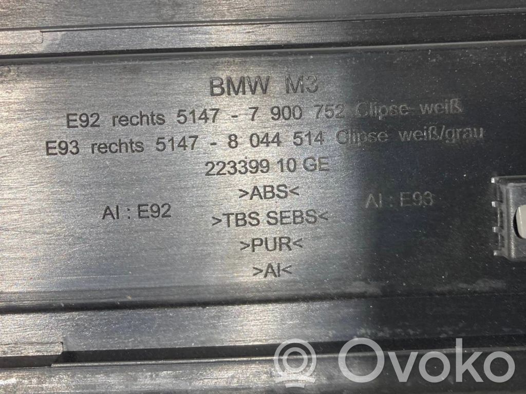 Priekšējā sliekšņa dekoratīvā apdare (iekšējā)