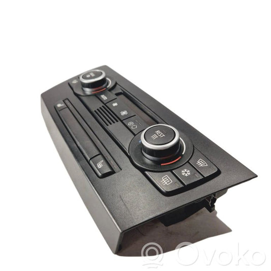 Gaisa kondicioniera / klimata kontroles / salona apsildes vadības bloks (salonā)