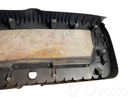 Galvenais apdares panelis