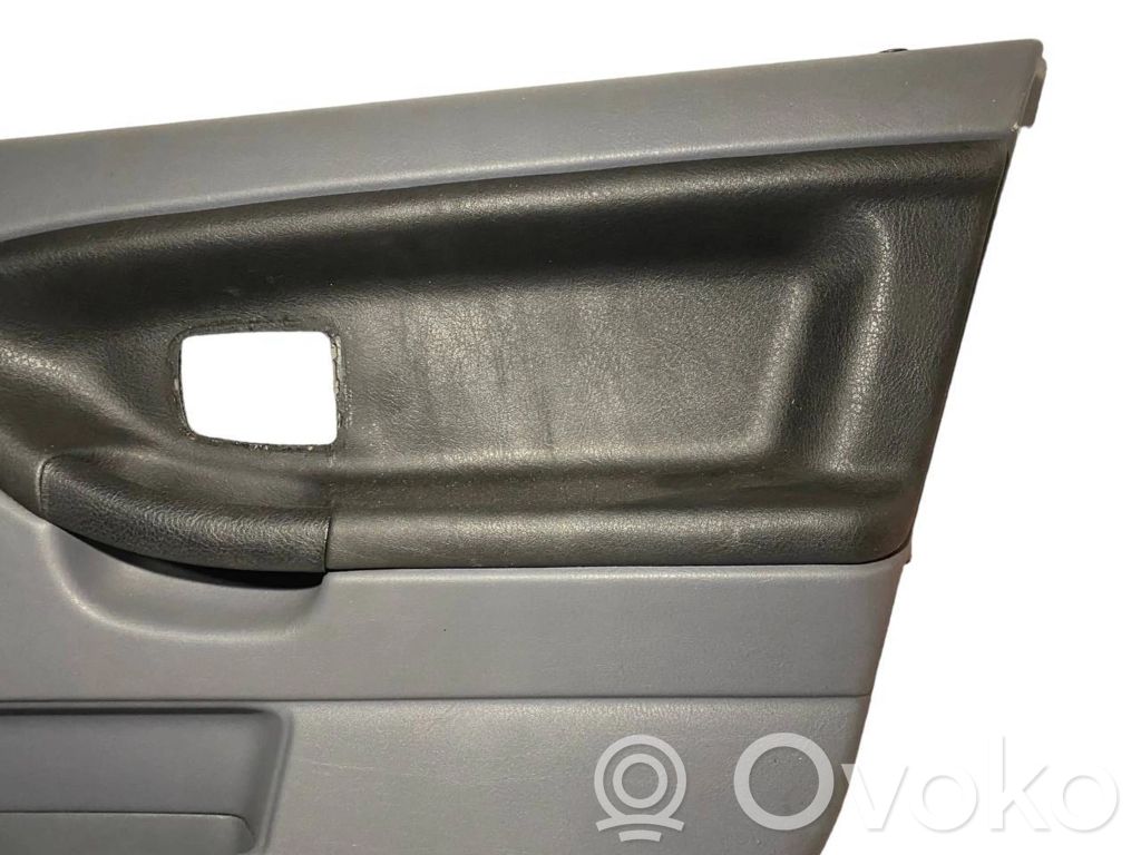 Priekšējo durvju apdare