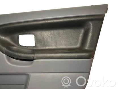 Priekšējo durvju apdare