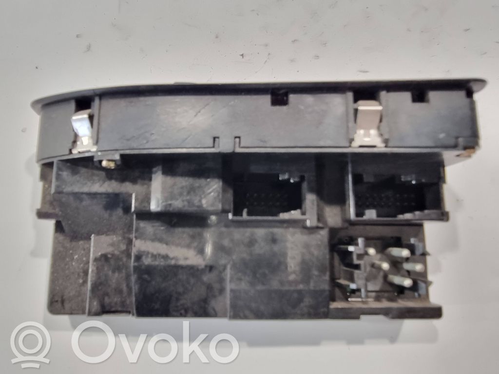 Logu pacēlāju vadības slēdzis (-dži)