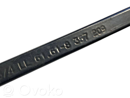 Priekšējā loga tīrītāja kājiņa