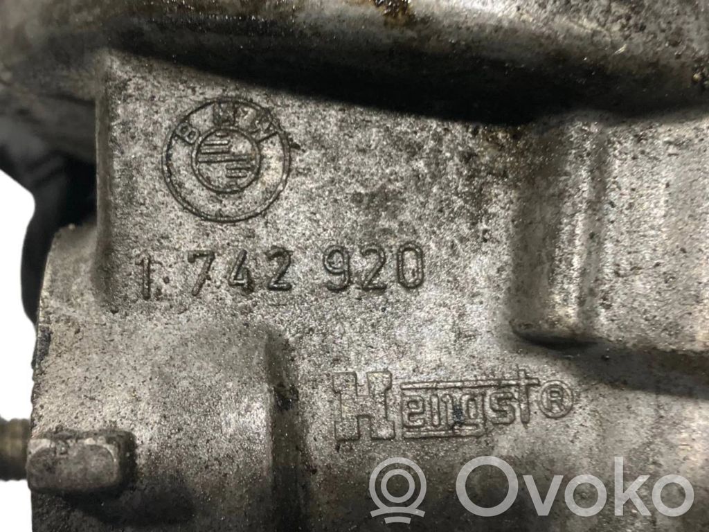 Eļļas filtra turētājs / dzesētājs