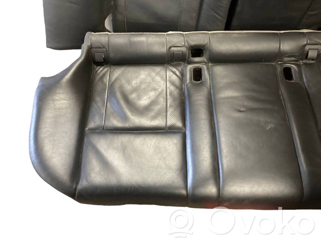 Aizmugurējais sēdeklis