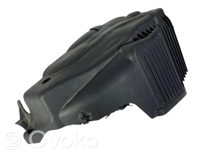 Dzinēja pārsegs (dekoratīva apdare)