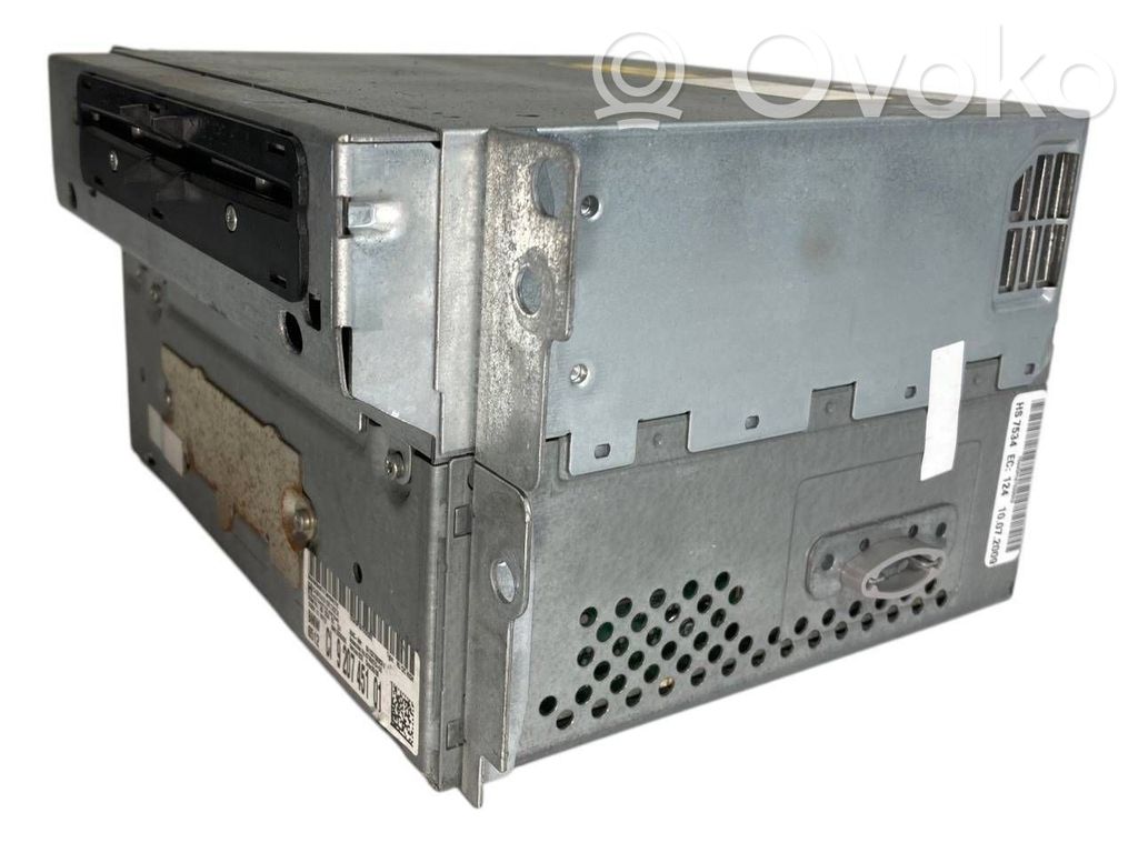 Radio / CD/DVD atskaņotājs / navigācija