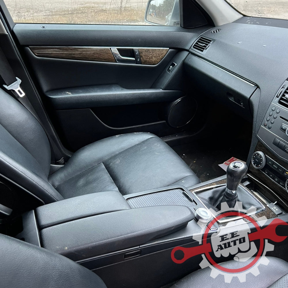 Mercedes Benz C200 2009.G.rezerves daļas