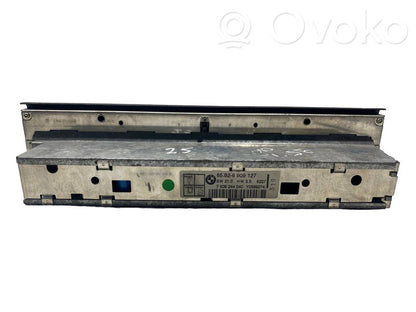 Radio / CD/DVD player / navigation