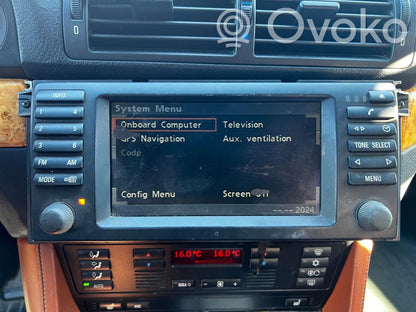 Radio / CD/DVD atskaņotājs / navigācija
