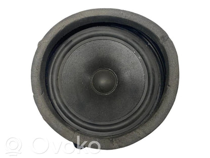 Speaker(s) in the rear door