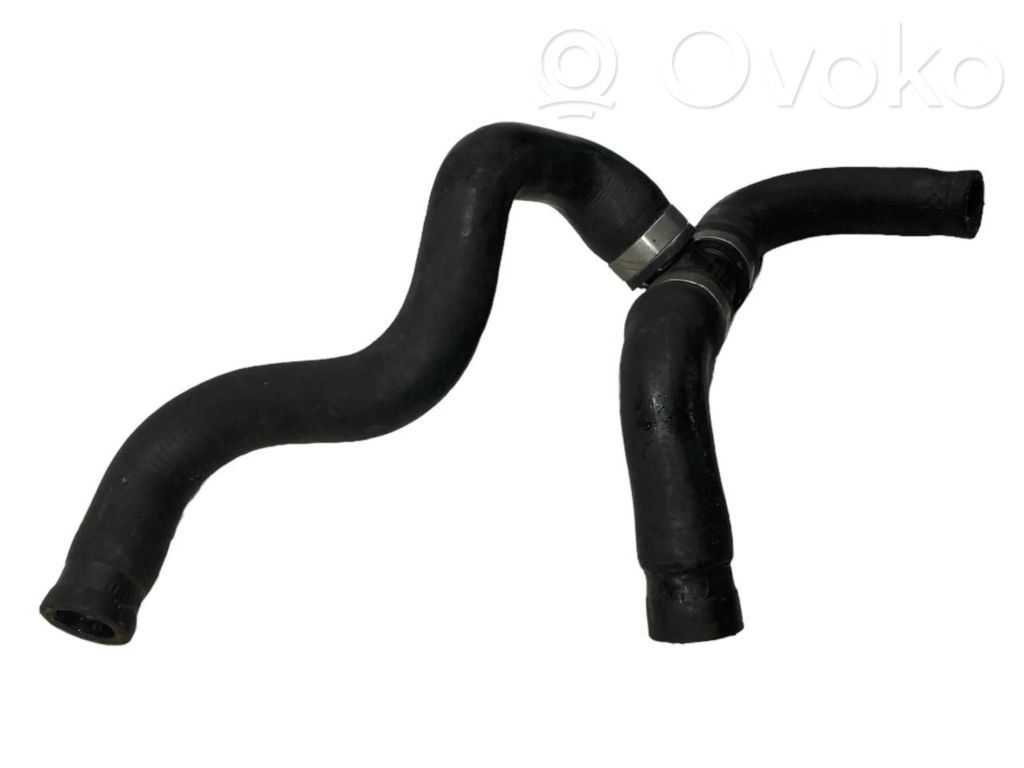 Caurulīte (-es) / šļūtene (-es)