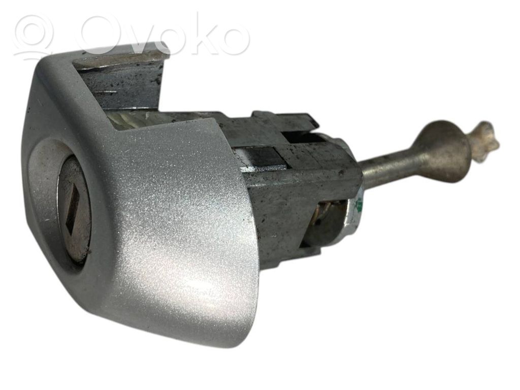 Slēdzene (pie roktura)